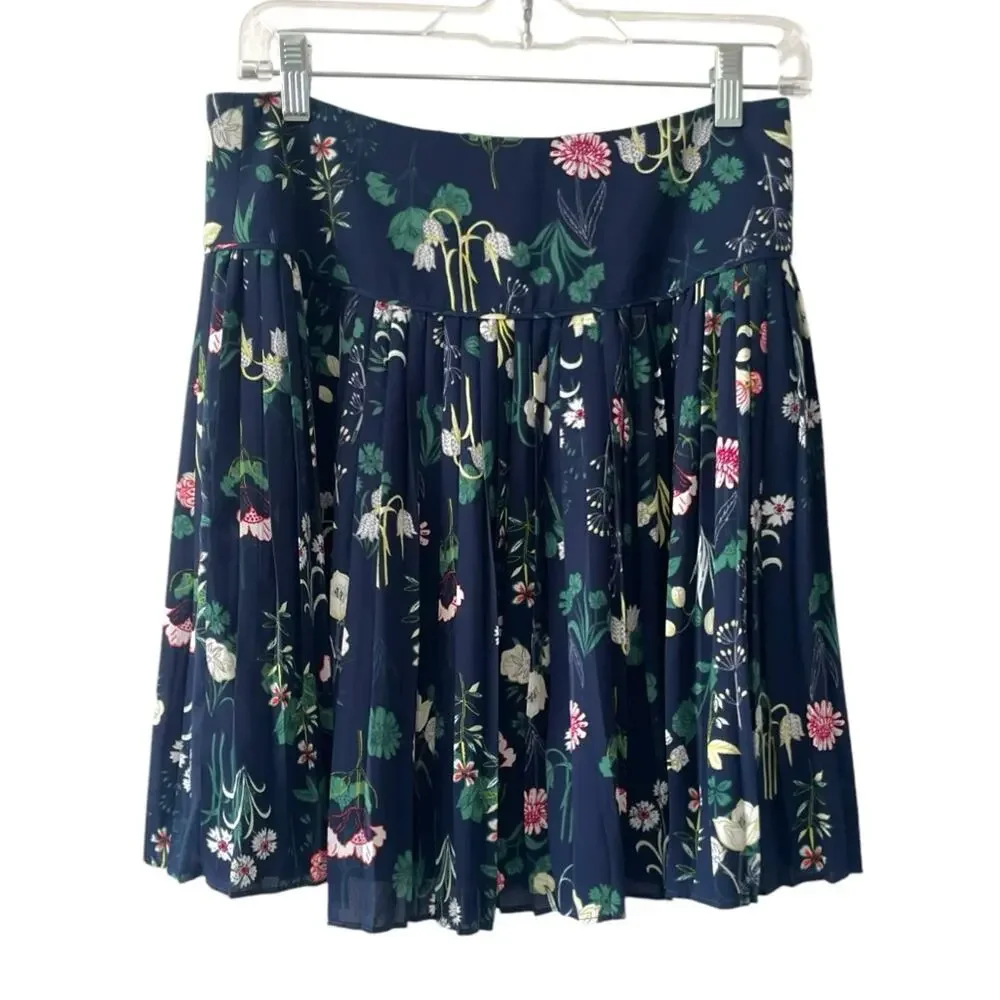 LOFT Blue Floral skirt Size 2 pleated flowy
